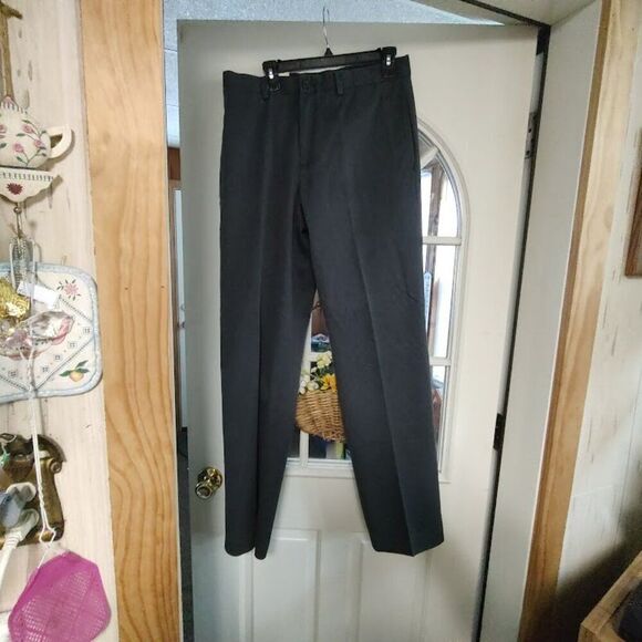New Eddie Bauer Dark Gray Performance Khaki Classic Fit Pants Size Men's 32/34 - Picture 1 of 3